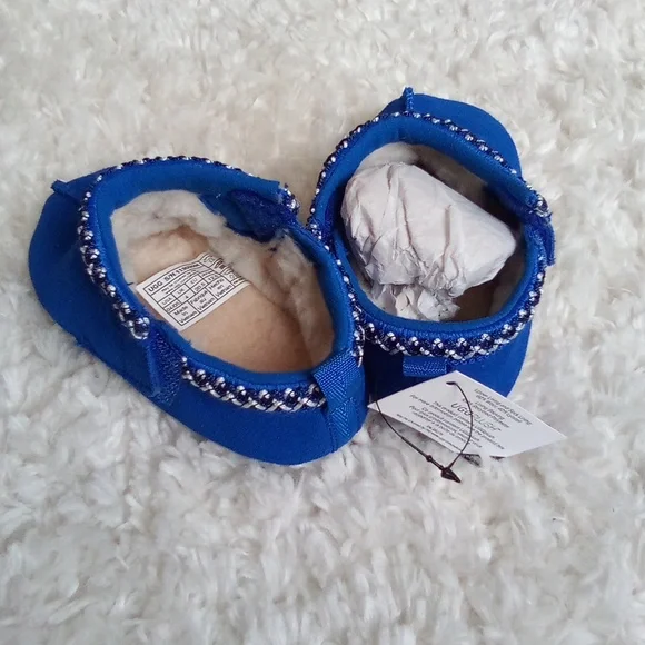 Uggs kids shoes NWT - Picture 4 of 7